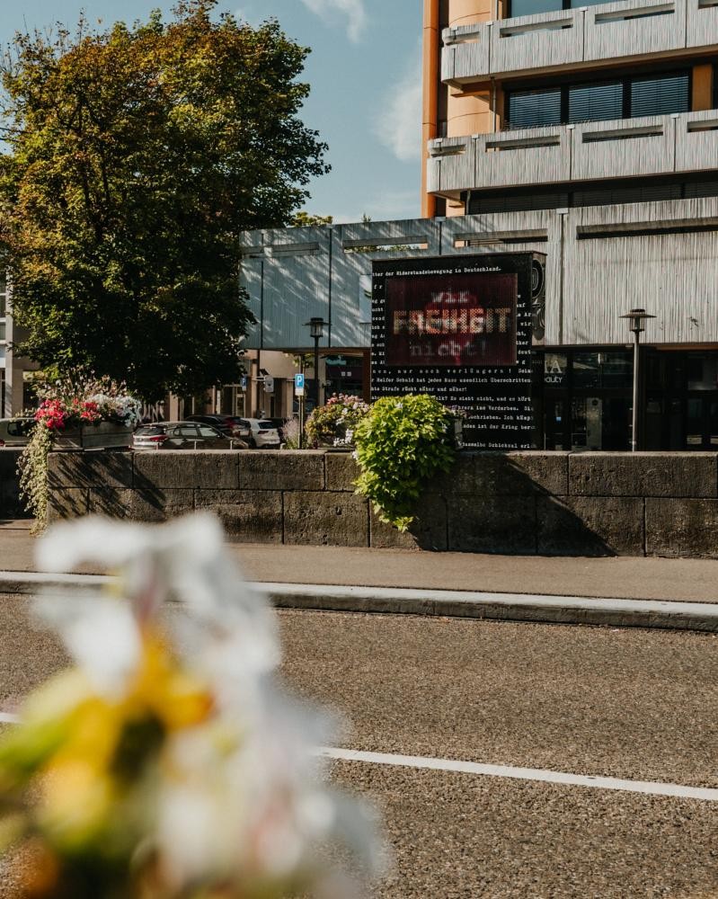 Blick auf das Scholl-Grimminger-Denkmal