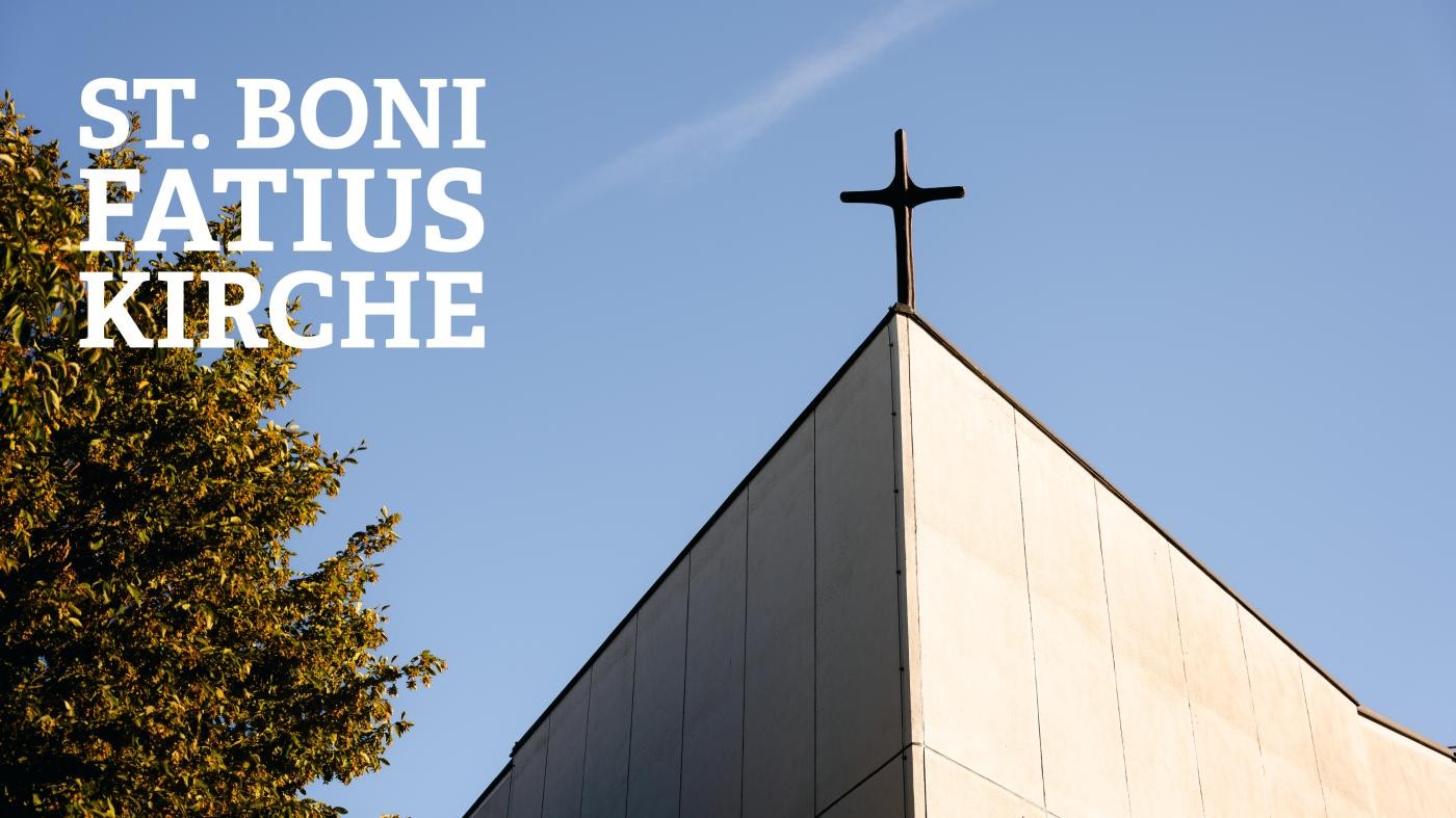 Blick auf das markante Gebäude der St. Bonifatius Kirche